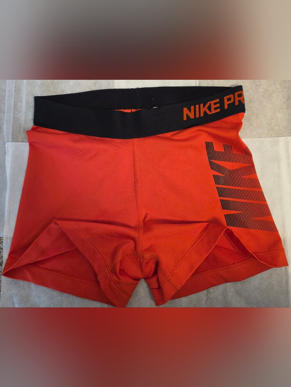 Nike Pro Women’s Red Graphic Compression Shorts Size Small